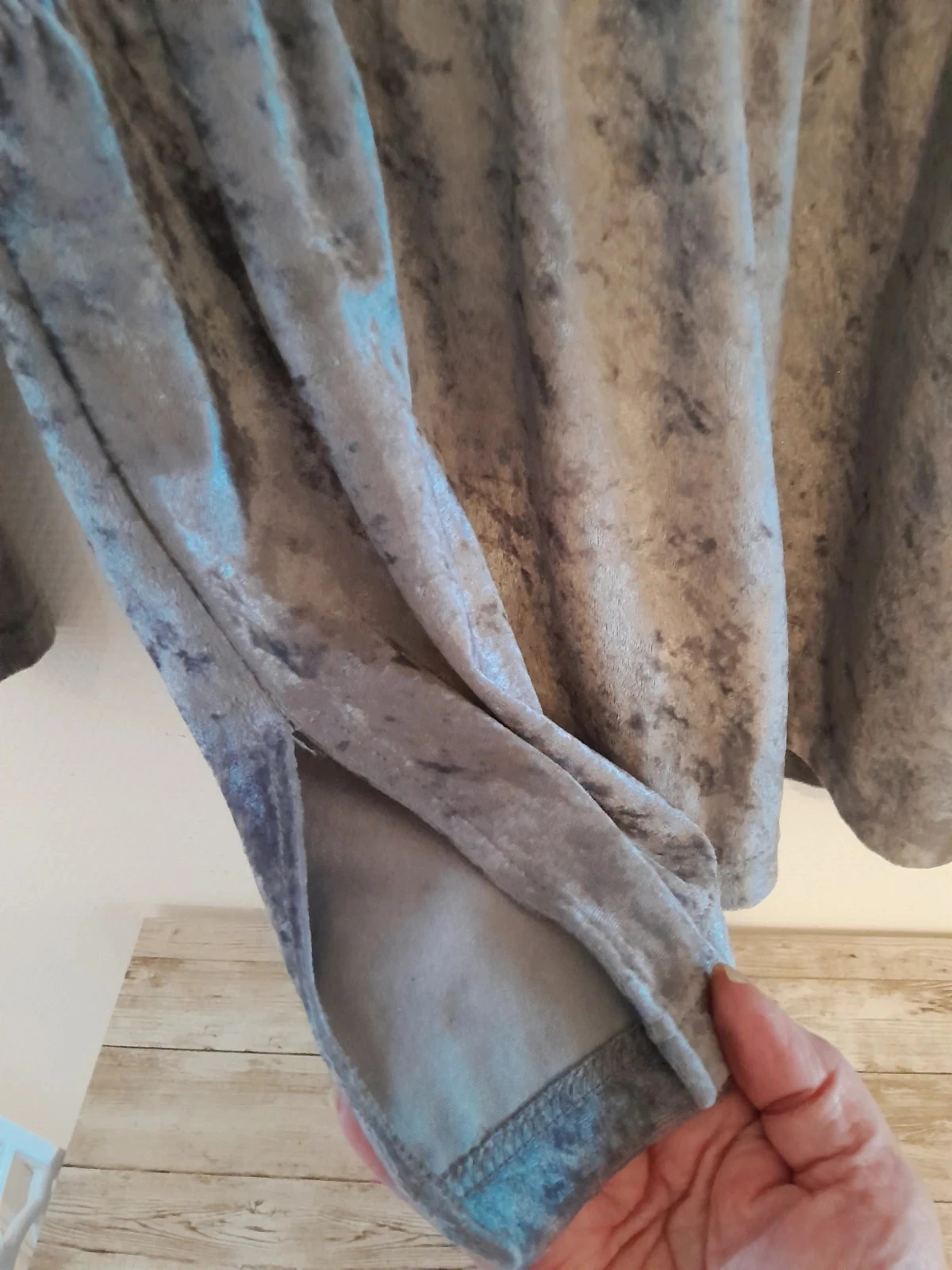 Blusa feminina em veludo leve, cor cinza, tamanho 38 – photo 3